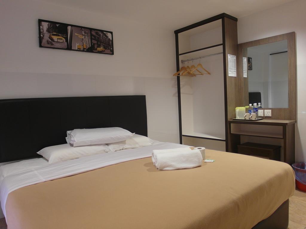 Comfort Two Hotel Малакка Номер фото